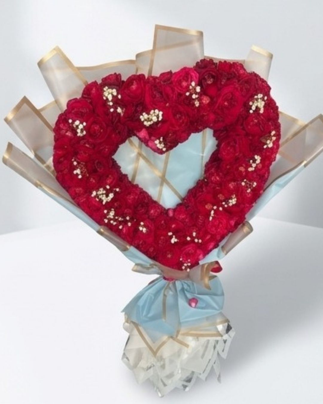 Eternal Heart Red Rose Luxury Bouquet detail 4