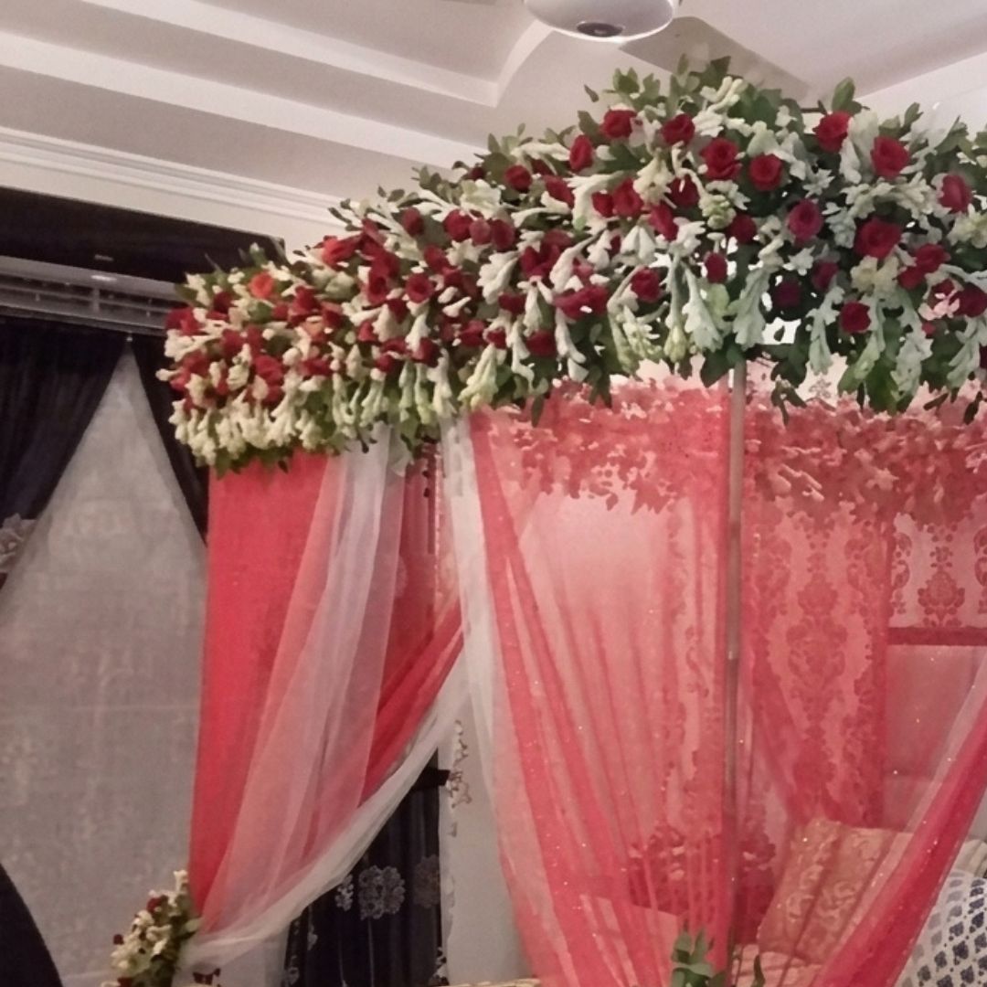 : Luxury Canopy Fresh & Artificial Flower Masehri Bridal Bed Decor