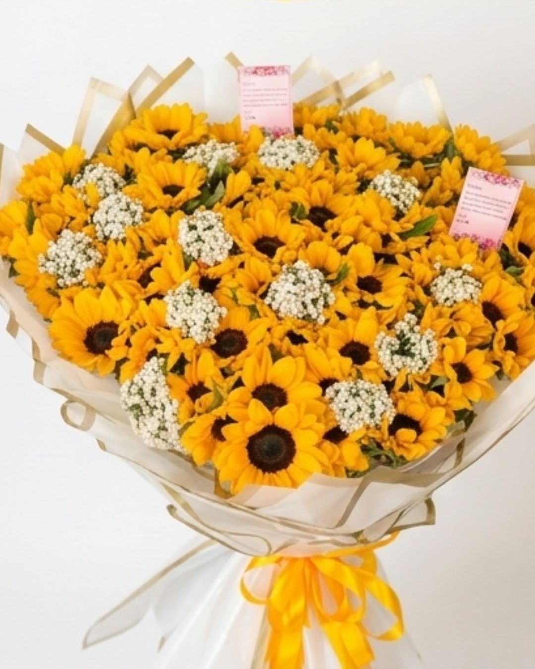 Golden Radiance Sunflower Luxury Bouquet detail 3