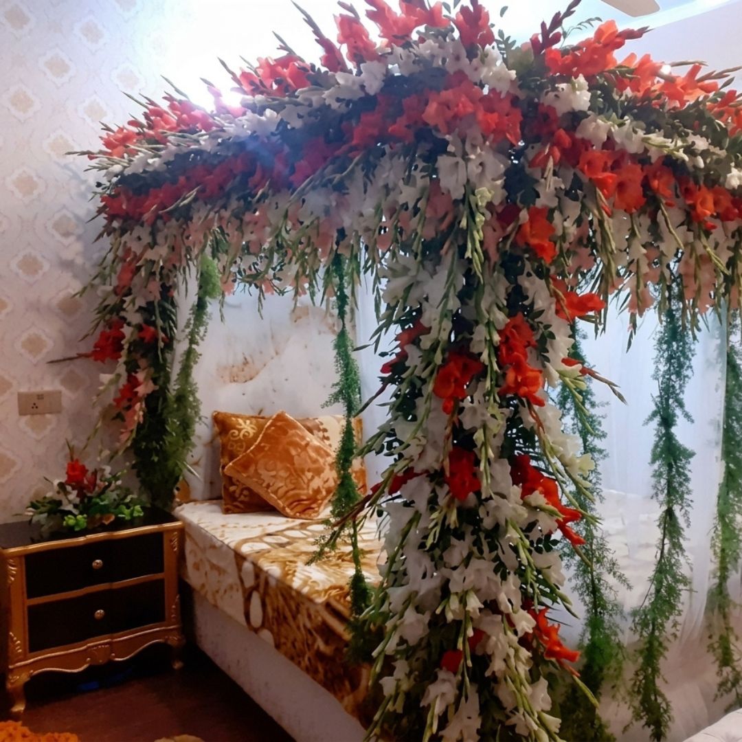 Majestic Red, Orange & White Floral Canopy Bed Bridal Room Decor