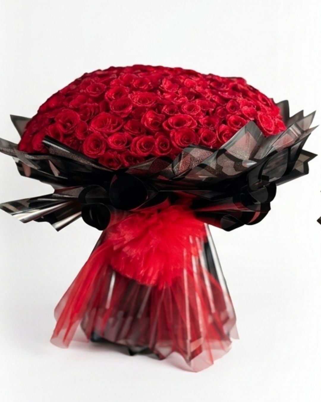 Grand Romance 100 Red Rose Luxury Bouquet with Tulle detail 2