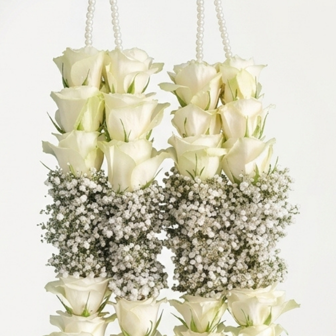 Pristine Pearl White Rose & Baby’s Breath Garland detail 3