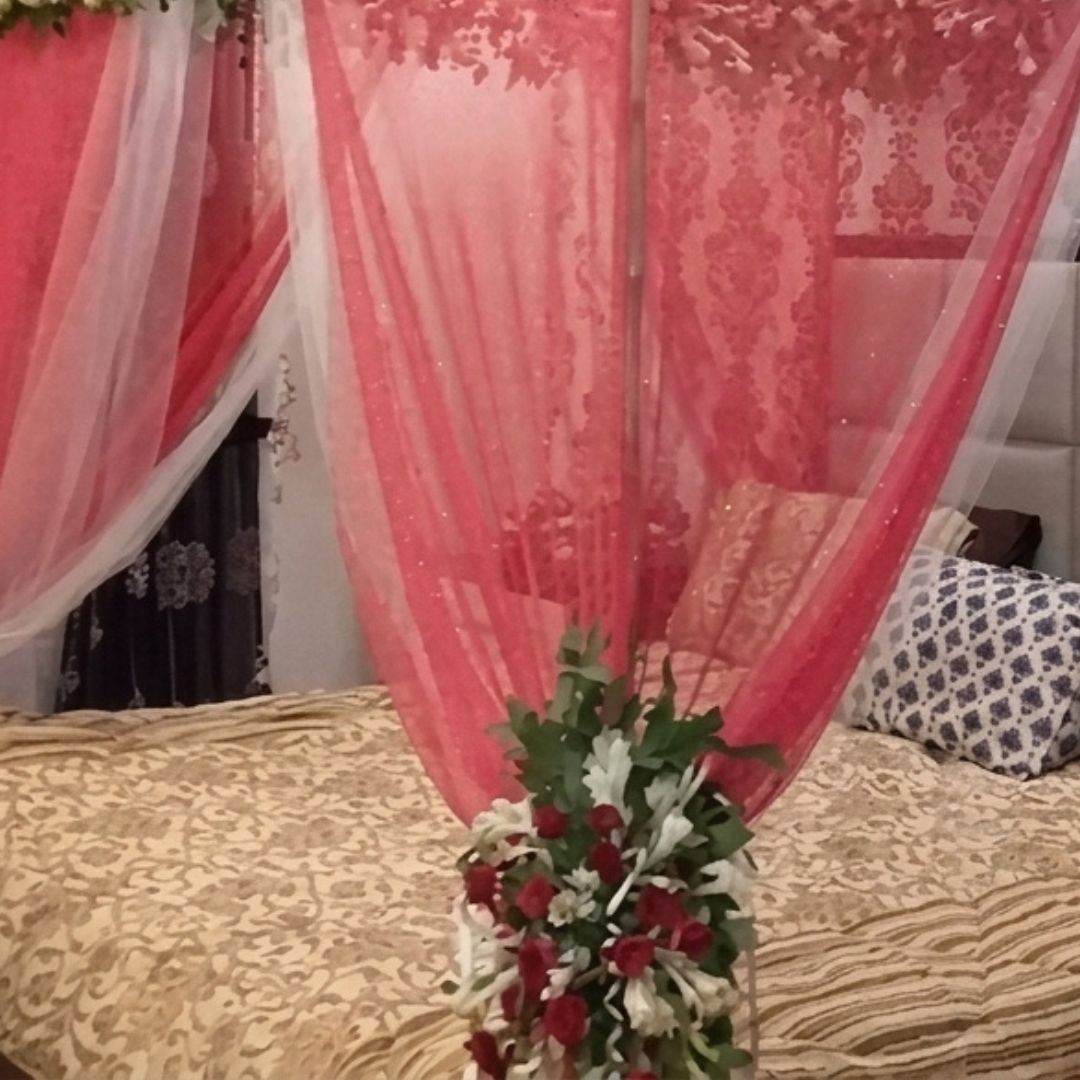 : Luxury Canopy Fresh & Artificial Flower Masehri Bridal Bed Decor