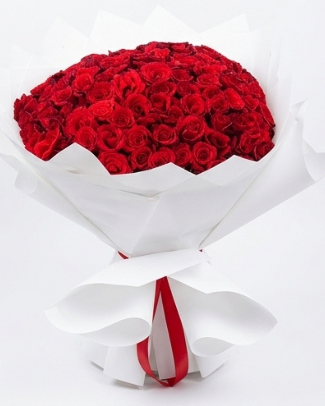 Crimson Grandeur 100 Red Rose Luxury Bouquet detail 3