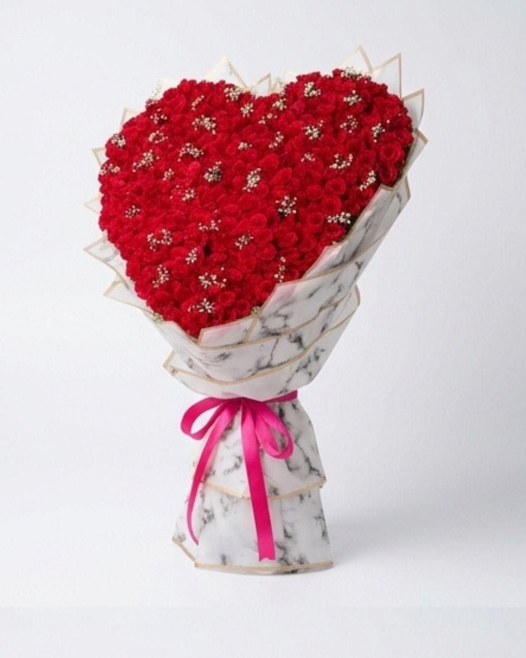 Marbled Romance Heart-Shaped Red Rose Luxury Bouquet detail 2