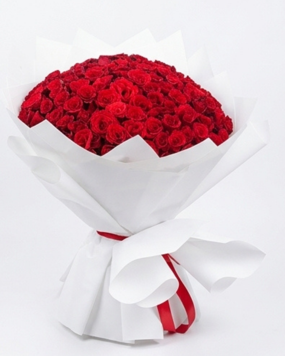 Crimson Grandeur 100 Red Rose Luxury Bouquet detail 2