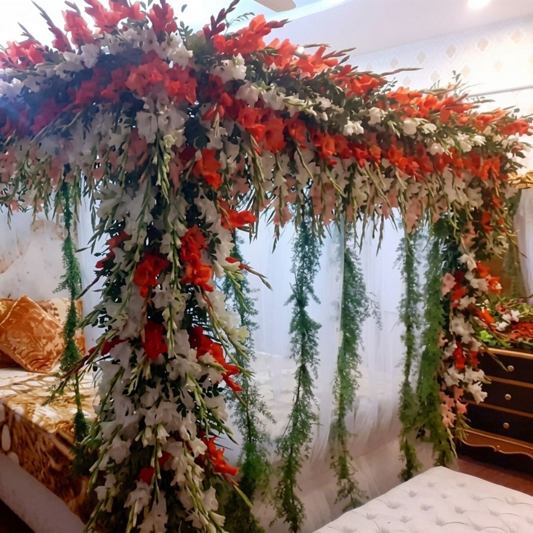 Majestic Red, Orange & White Floral Canopy Bed Bridal Room Decor