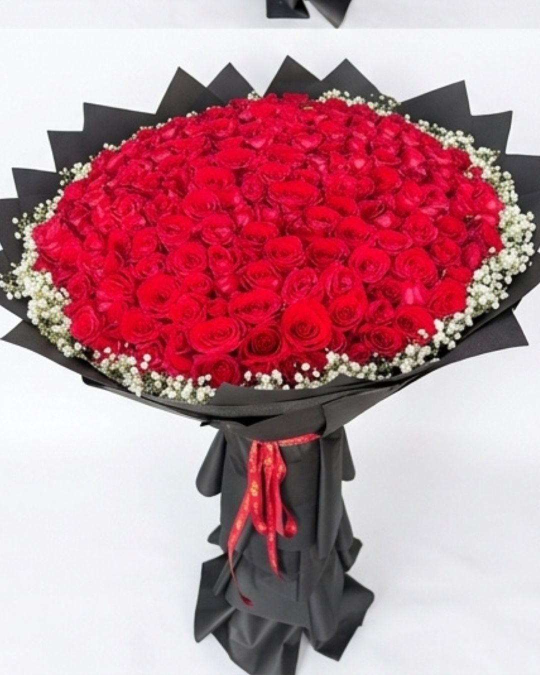 Majestic Halo 100 Red Rose & Baby's Breath Luxury Bouquet detail 4