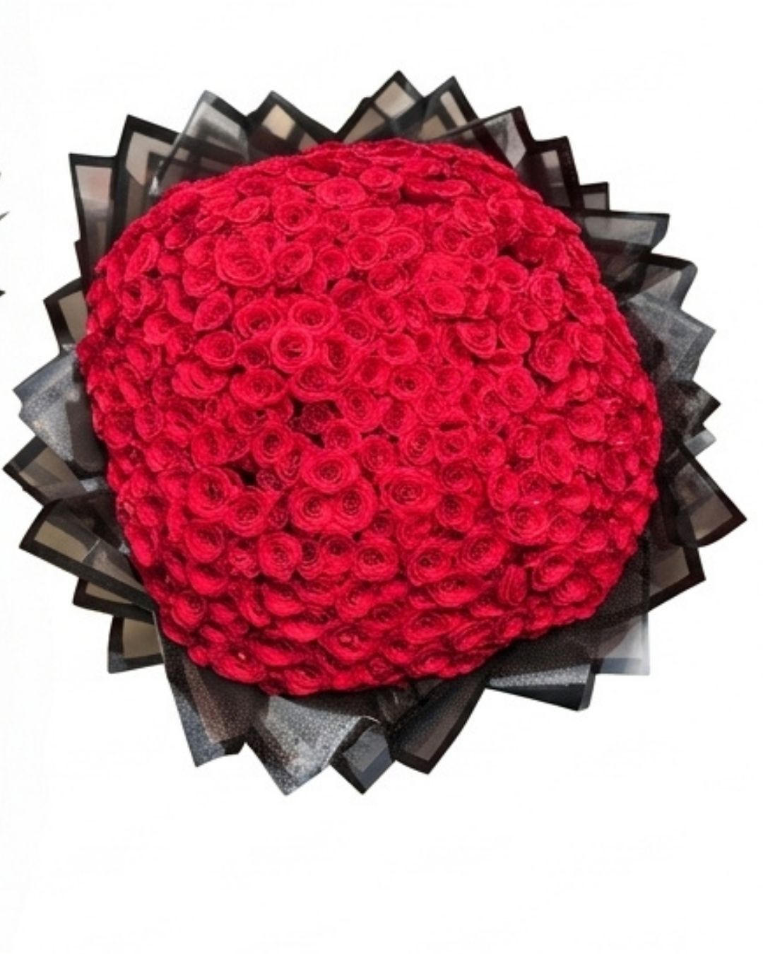 Grand Romance 100 Red Rose Luxury Bouquet with Tulle detail 3